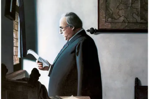 Gemälde: Mann mit Brille liest Dokumente am Fenster, im Hintergrund eine Landkarte.