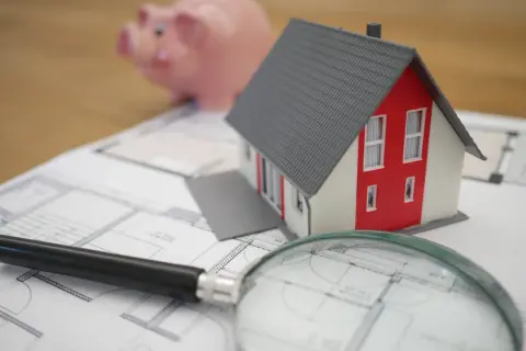 Podatek za mieszkanie od dewelopera: VAT w cenie, PCC odpada!