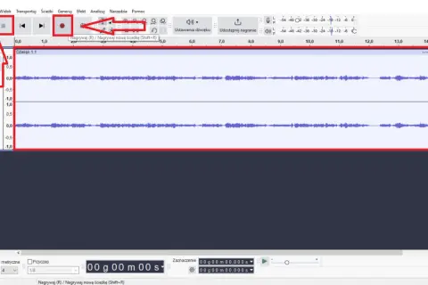Audacity po polsku: przyciski nagrywania, pauzy i stopu, dwie ścieżki dźwiękowe z falami.
