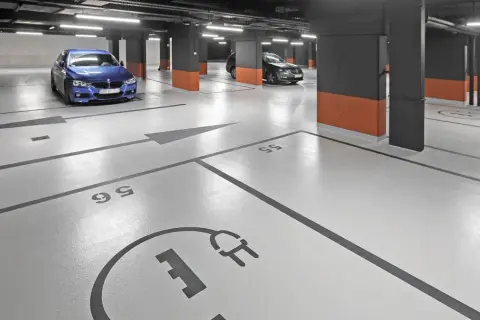 Nowe mieszkanie a parking: ile miejsc, jakie koszty i co zmieni Lex Deweloper?