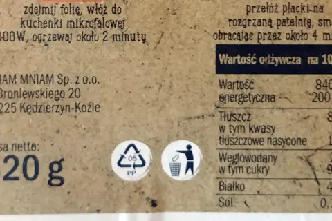 Fragment opakowania z informacją o masie netto 320 g i wartościach odżywczych.