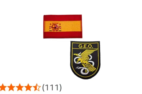 Dos parches: uno con la bandera de España y otro con el escudo del GEO, un águila amarilla sobre fondo negro.