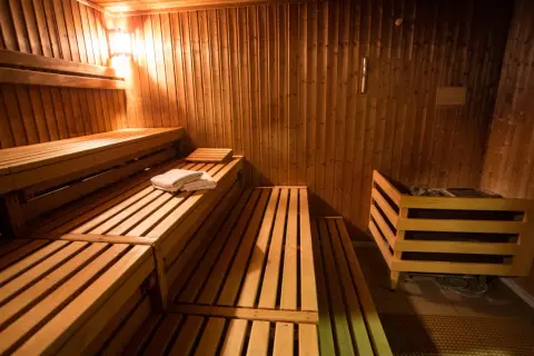 Sauna czy SPA? Poznaj różnice i czerp maksimum korzyści!