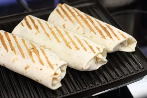 Kebab: Co to? Historia, rodzaje i jak zrobić idealny w domu!