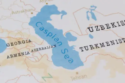 Morze Kaspijskie: Dlaczego największe jezioro świata to "morze"?