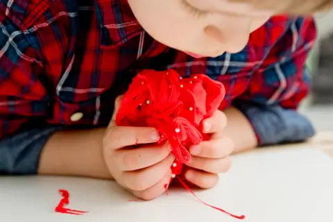 Jak zrobić woreczki sensoryczne - proste metody i bezpieczeństwo dla dzieci