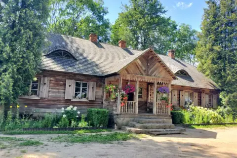 Skansen Kurpiowski Nowogród: Wszystko, co musisz wiedzieć przed wizytą