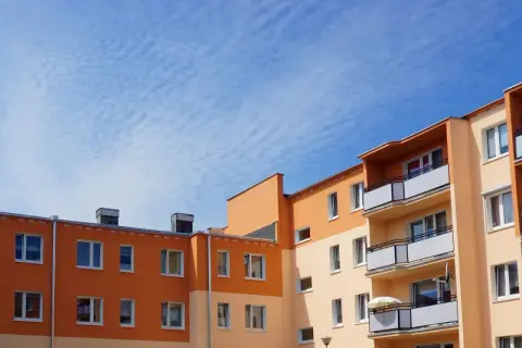 Jak wynająć mieszkanie od spółdzielni mieszkaniowej? Sprawdź wymagania!