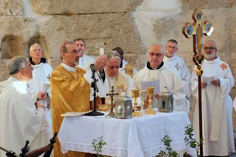 Czy Stary Testament obowiązuje katolików? Poznaj jego prawdziwą rolę