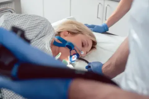Najlepsze miejsca na gastroskopię w Warszawie NFZ i czas oczekiwania