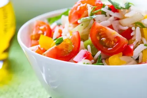 Ma salade de riz froide inratable : Recette & 5 déclinaisons