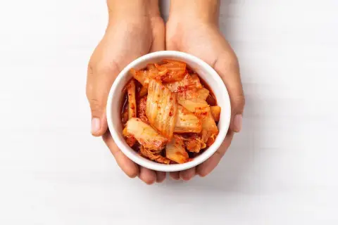 Kimchi: Jak smakuje? Odkryj sekrety kwaśności, ostrości i umami