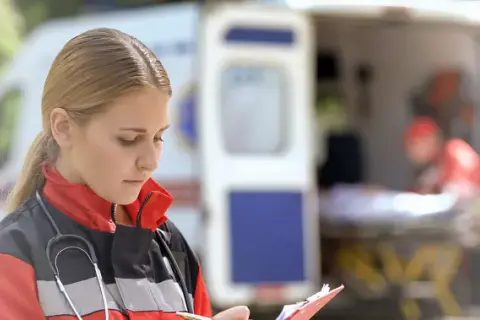 Kto wystawia zlecenie na transport medyczny i jak to zrobić?