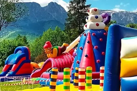 Wybierz dmuchaniec idealny: Poradnik zakupowy i trendy na lato