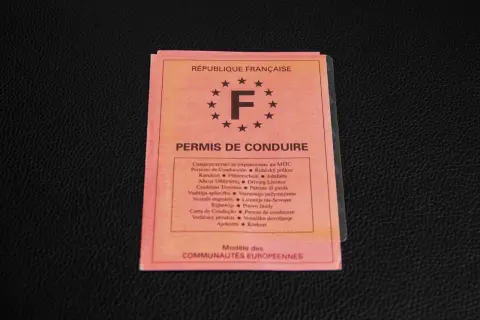 Permis de conduire français, modèle des Communautés Européennes. Une nouvelle étape pour la date nouveau permis de conduire.