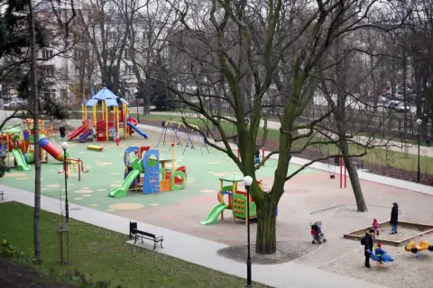 Park Żeromskiego: Plac zabaw otwarty! Literacka przygoda na Żoliborzu