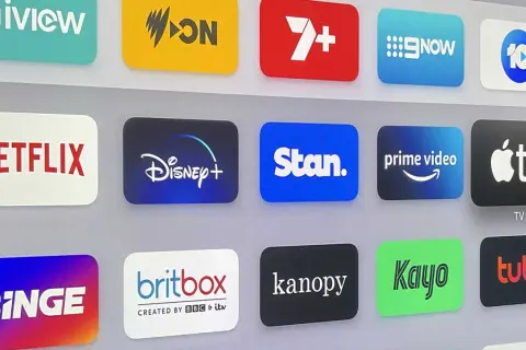 Ekran z ikonami popularnych platform streamingowych: Netflix, Disney+, Prime Video, Apple TV, Stan, Binge, Britbox, Kanopy, Kayo, Tubi.