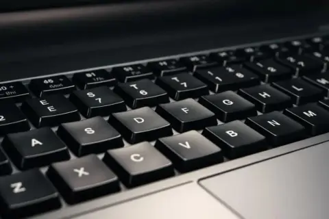 Jak pisać litery w zeszycie do nut, aby były czytelne i estetyczne