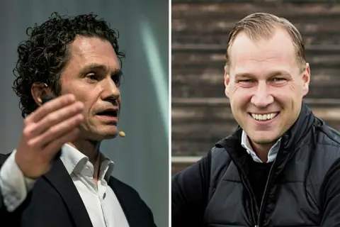 Två män, en med lockigt hår som talar, den andra ler glatt. Kanske Viktor Svensson på en scen och en annan Viktor Svensson utomhus.
