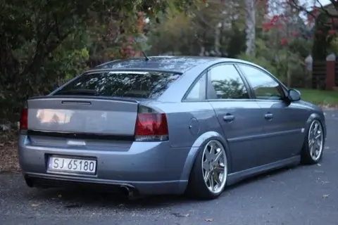 Opinie o Opel Vectra C 2.2 benzyna - Co mówią użytkownicy?