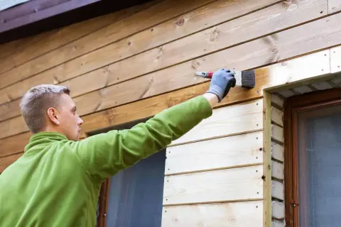Styropian na drewno? Ryzyko i zasady ocieplania domu drewnianego