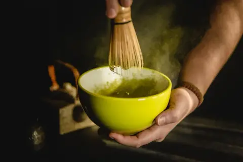 Jak wybrać najlepszą matchę do codziennego picia i czym różni się matcha ceremonialna od kulinarnej?
