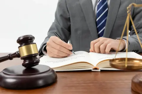 Spór wspólników krok po kroku: jak się zaczyna, jak eskaluje i czym zwykle się kończy?