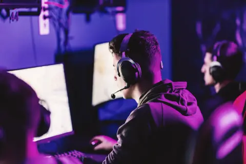 Rozrywka online w domowym budżecie: jak grać bez finansowego kaca