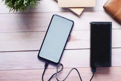 Jak przedłużyć życie baterii w iPhone? Sprawdzone sposoby na oszczędzanie energii