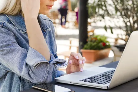 Dlaczego użytkownicy oczekują coraz prostszego dostępu do usług online?