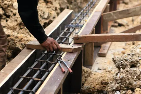 Jaki beton na fundament B20 czy B25: Kluczowe różnice w wyborze betonu