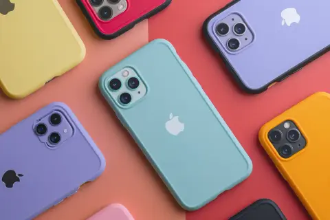 iPhone 11: top 5 etui, które uchronią Twój telefon. Oto ranking 2025