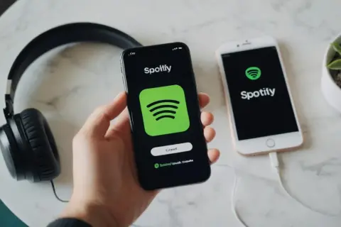 Jak zrezygnować z Spotify Premium i uniknąć niepotrzebnych opłat