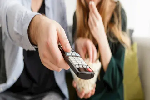 Jak podłączyć telewizję naziemną do telewizora bez dekodera i uniknąć problemów