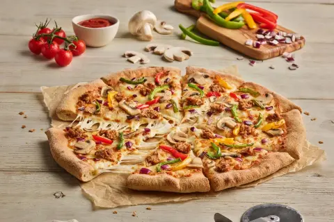Pizza jak z Pizza Hut - idealne ciasto i smaki, które pokochasz