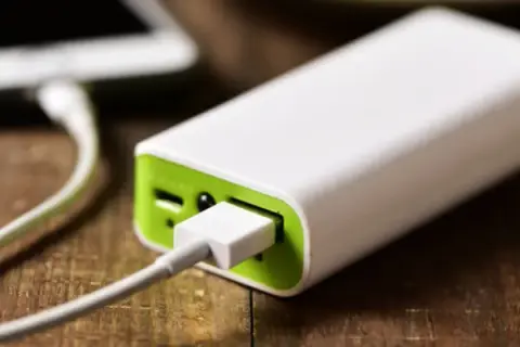 Power bank 2000mAh: Czy on wystarczy na cały dzień poza domem?