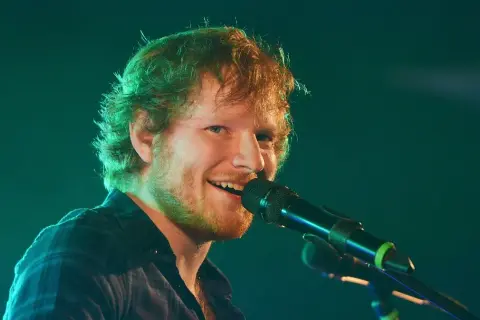 Ile Ed Sheeran ma lat? Zaskakujące fakty o jego wieku i karierze