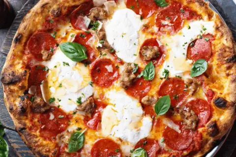 Pizza Rossa - Co to jest? Odkryj sekrety włoskiej pizzy