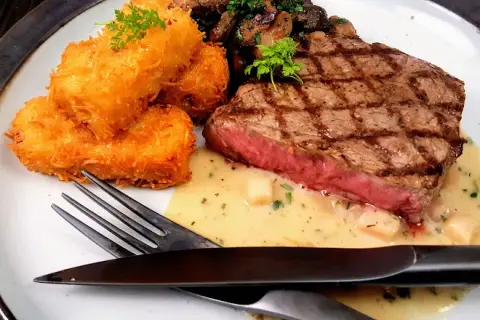Entrecôte grillée : combien de calories ? Le guide complet