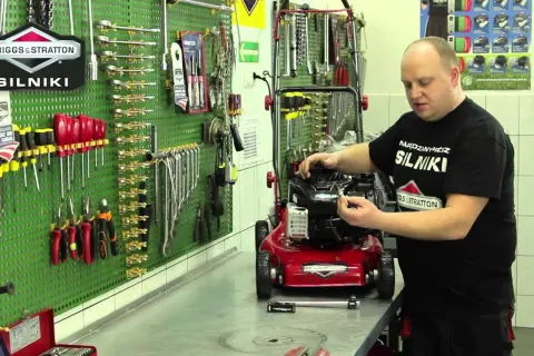 Jaką świecę do kosiarki Briggs & Stratton 450 wybrać, by uniknąć problemów?