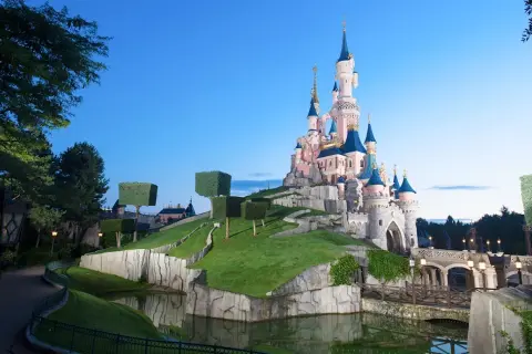 Gdzie jest Disneyland? Poznaj 6 parków i wybierz swój idealny!