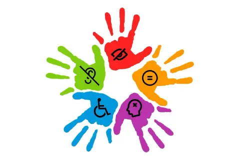 Cinque impronte colorate formano un cerchio, ognuna con un simbolo di disabilità, a simboleggiare l'inclusione e il rispetto, come previsto dal dpcm 185 del 2006.