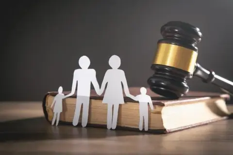 Dlaczego matka utrudnia kontakt z dzieckiem? Zrozum powody i skutki