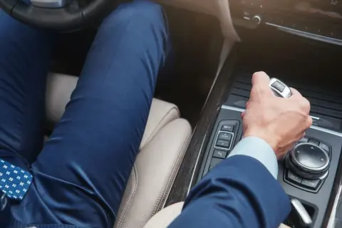 Objawy zużytego sprzęgła w automacie – nie ignoruj tych sygnałów