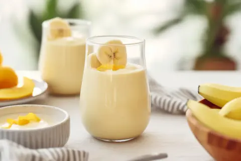Koktajl z mango i banana – proste przepisy na zdrowe napoje