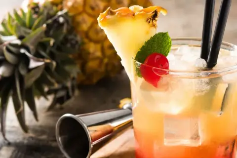 Wyjątkowe drinki urodzinowe, które zachwycą twoich gości