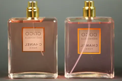 Dwa flakony perfum Chanel Coco Mademoiselle. Czy perfumy na lotnisku są oryginalne?