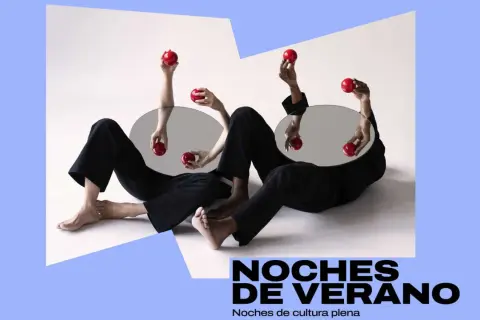 Manos con manzanas rojas reflejadas en espejos, parte de la campaña "Noches de verano CaixaForum".
