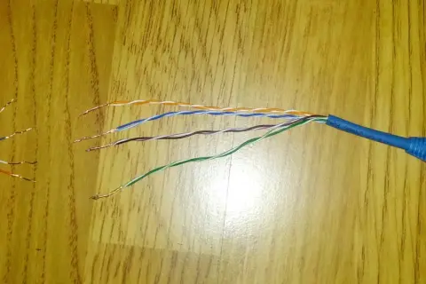 Jak podłączyć kabel telefoniczny 4 żyłowy do RJ45 bez błędów