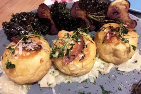 Gdzie zjeść w Zakopanem? Przewodnik po smakach Podhala i TOP miejscach